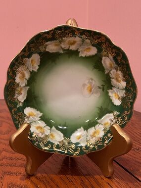 Rosenthal Madeleine Bavaria Green Scalloped Porcelain Plate with Gold Trim